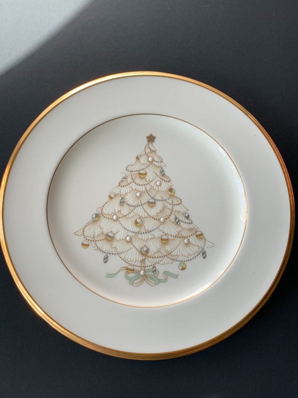 NORITAKE BONE CHINA JAPAN PLATE 4780 PALACE CHRISTMAS GOLD